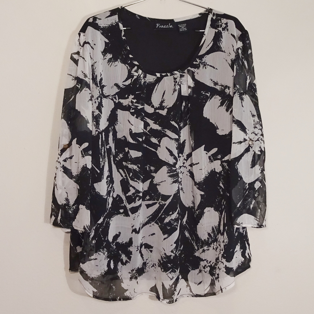 NWOT Womens Black and White Blouse Size XXL